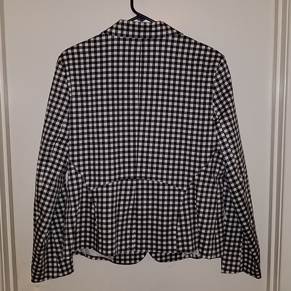 NY&Co. 7th Ave Blazer - Picture 3 of 5